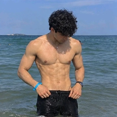 GIF caricata da Shubham Sharma