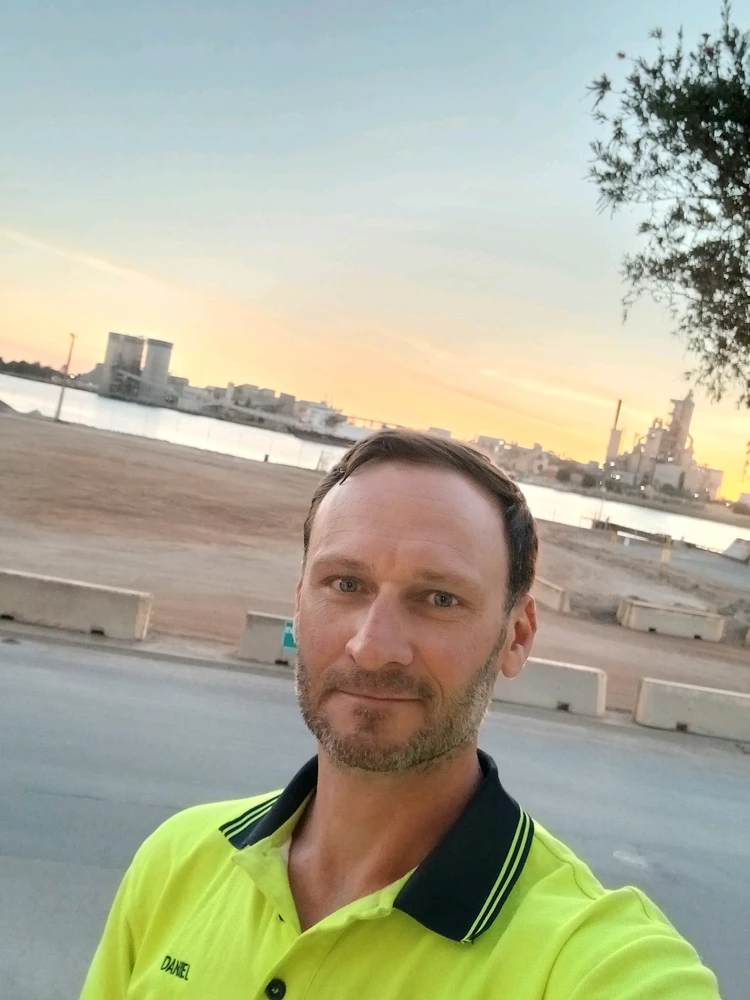 GIF аз тарафи Daniel бор шуд