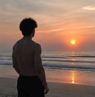GIF diunggah dening Shubham Sharma