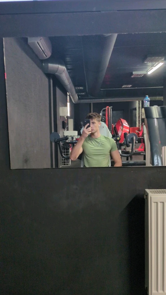 GIF pujat per Tomáš