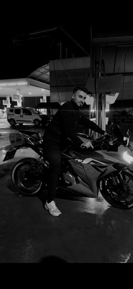 GIF uploaded by Furkan