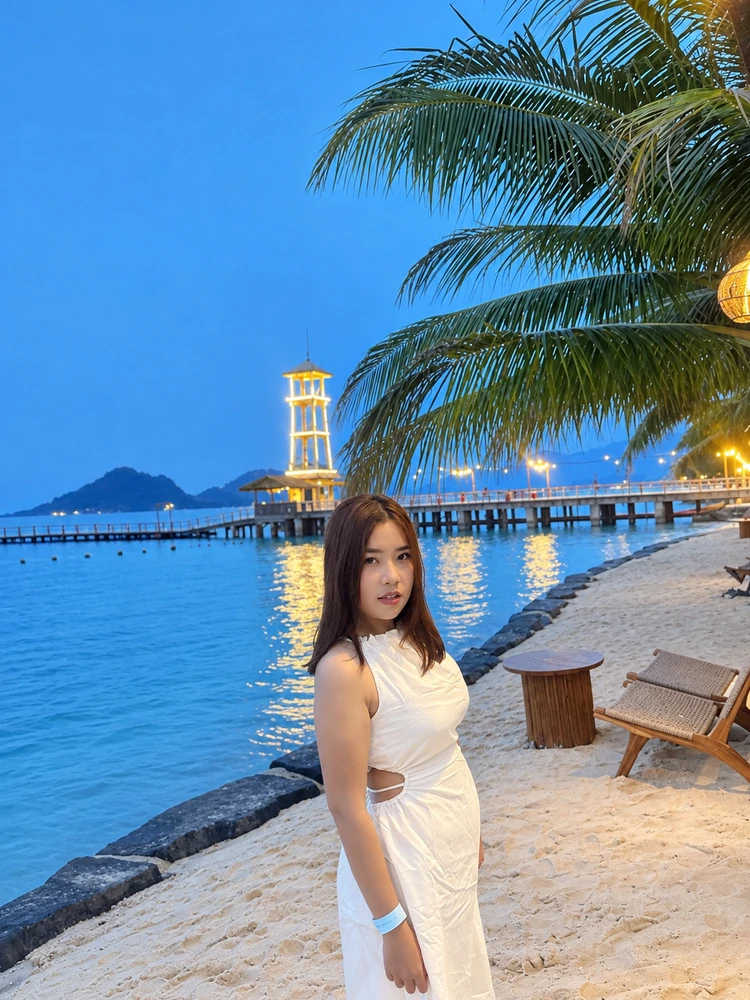 GIF uploaded by Indria Ladyrose