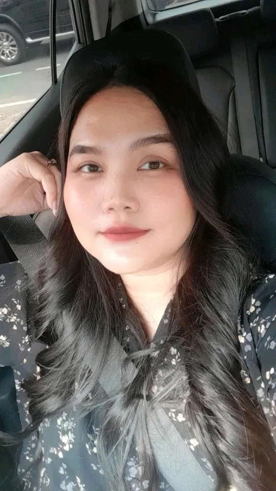 Queeneyra жүктөгөн сүрөт