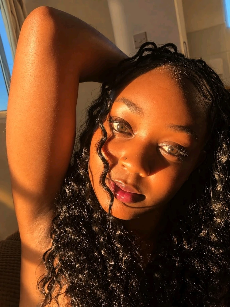 GIF diunggah ku Glo