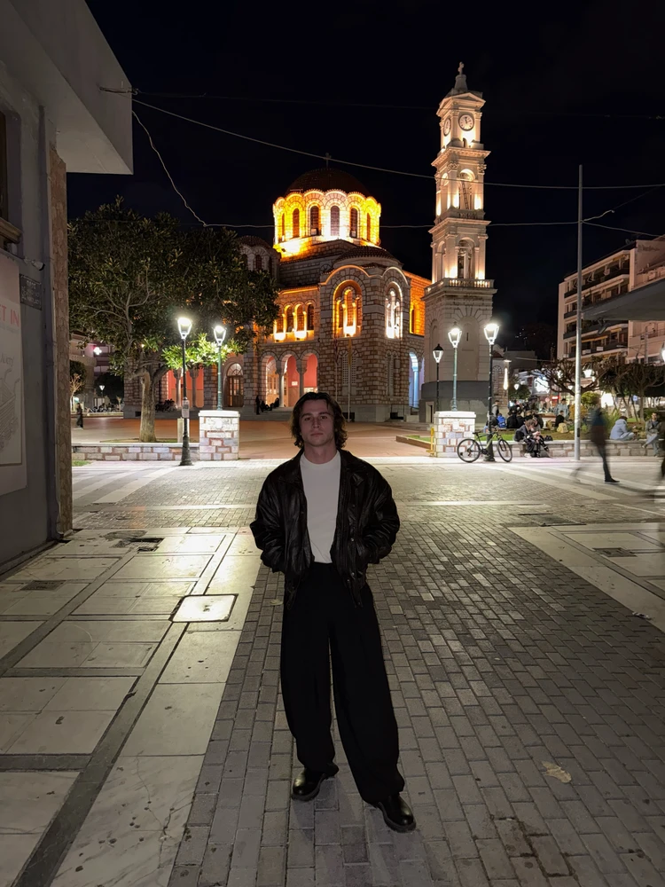 GIF diunggah ku Ilias