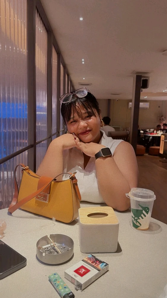 GIF yaikidwa ndi nuna maia